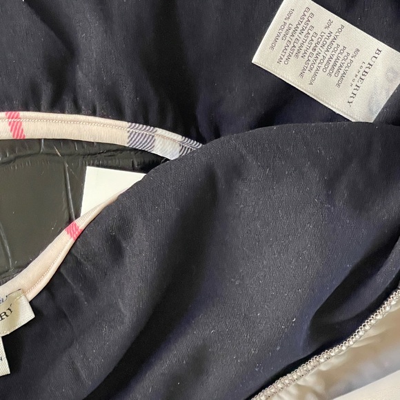 VINTAGE BURBERRY MINI SKIRT - Picture 11 of 11